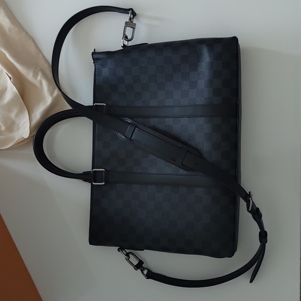 LOUIS VUITTON Anton Bag Briefcase in Damier Graphite